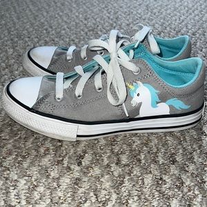 Girls unicorn converse size 2